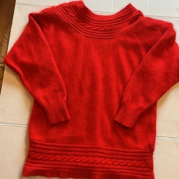 VTG 80s-E. M. T.-M-Red crewneck sweater removable shoulder pads Lambswool blend. - Picture 6 of 10